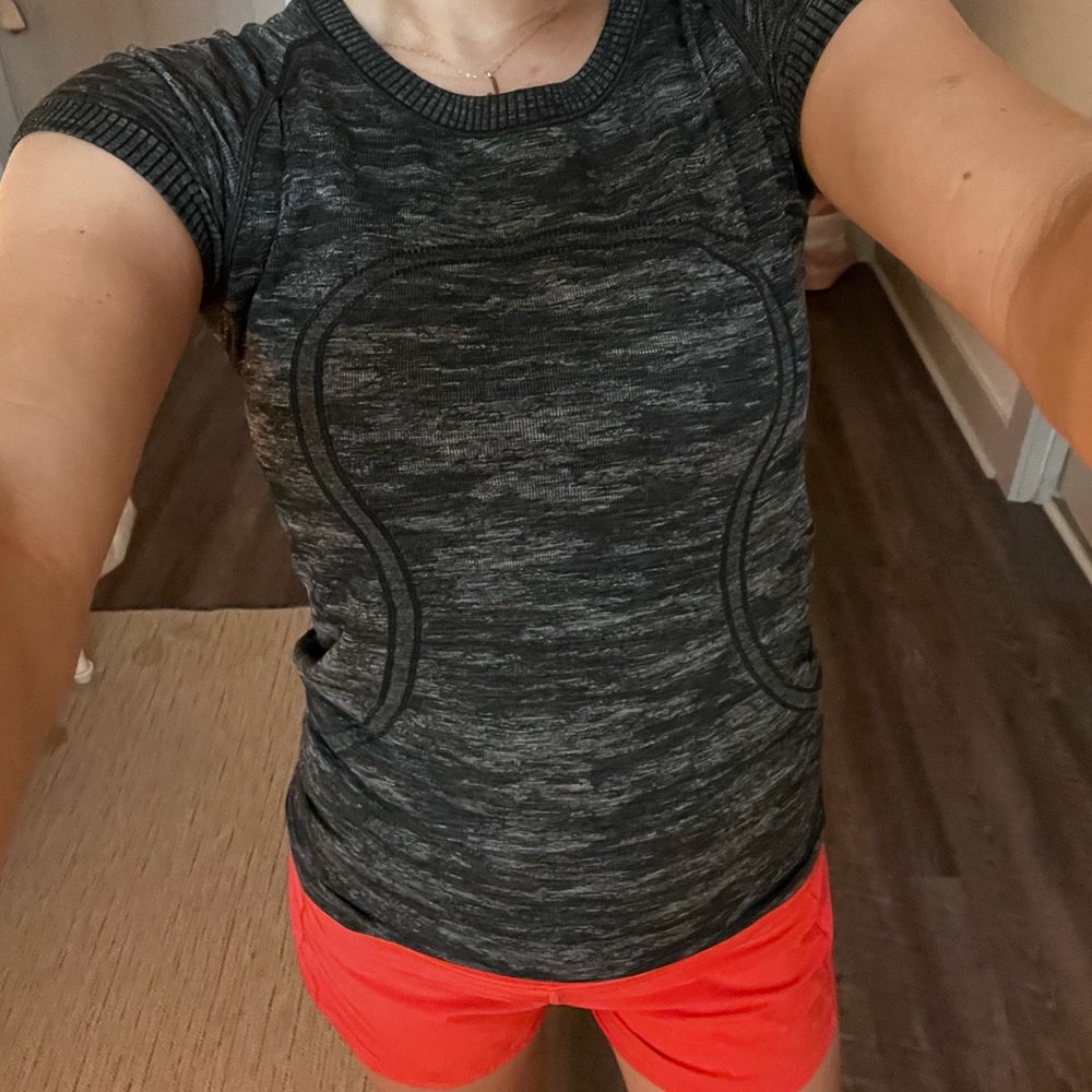 Lululemon Grey/Black Swifty Tech